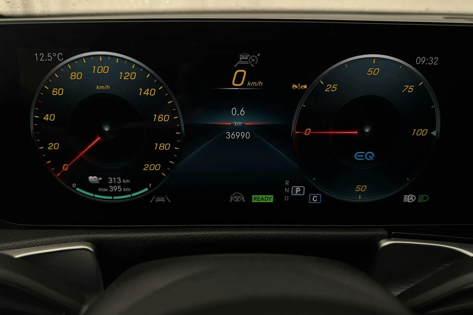 Mercedes EQB300 bild 12