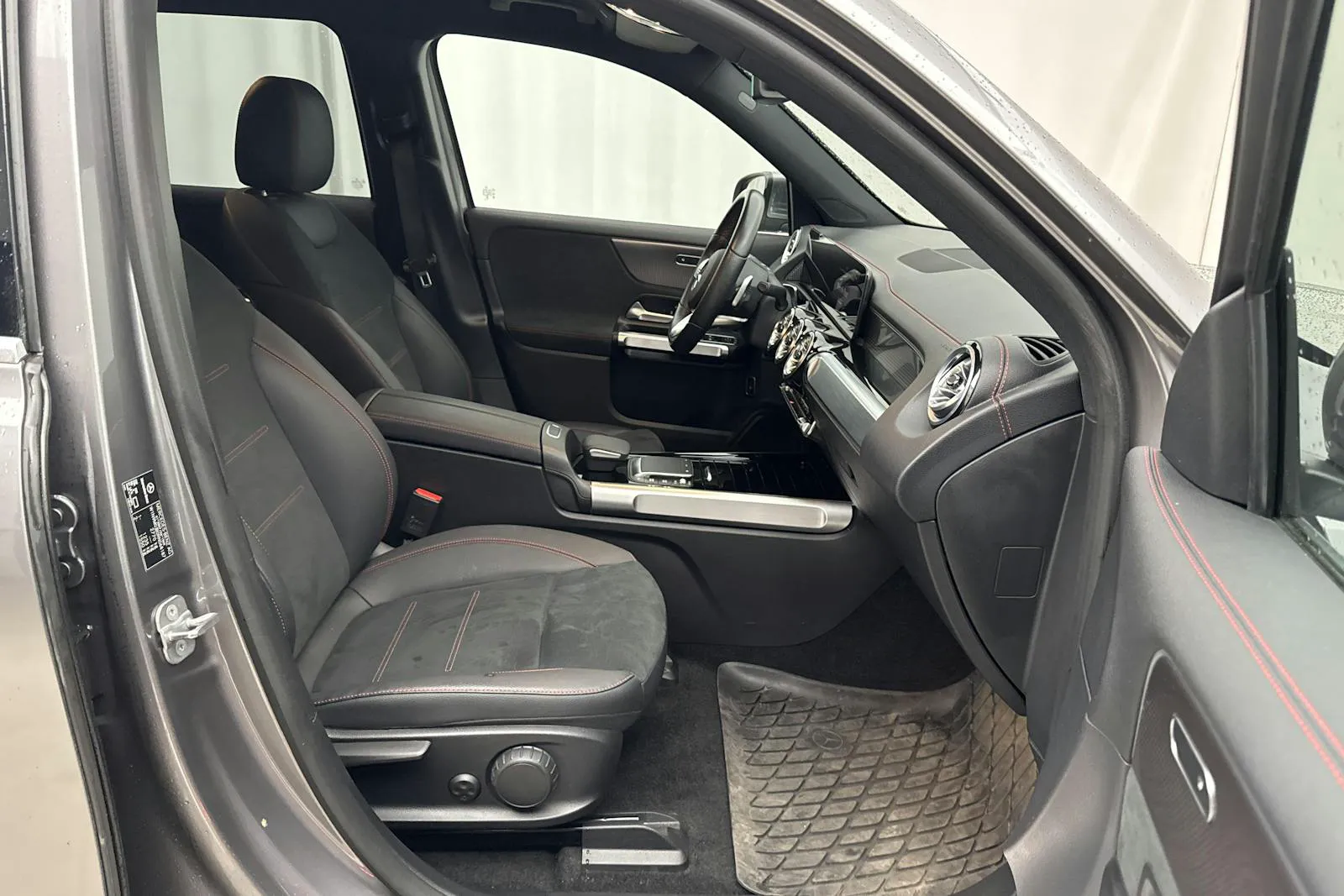 Mercedes EQB300 bild 7