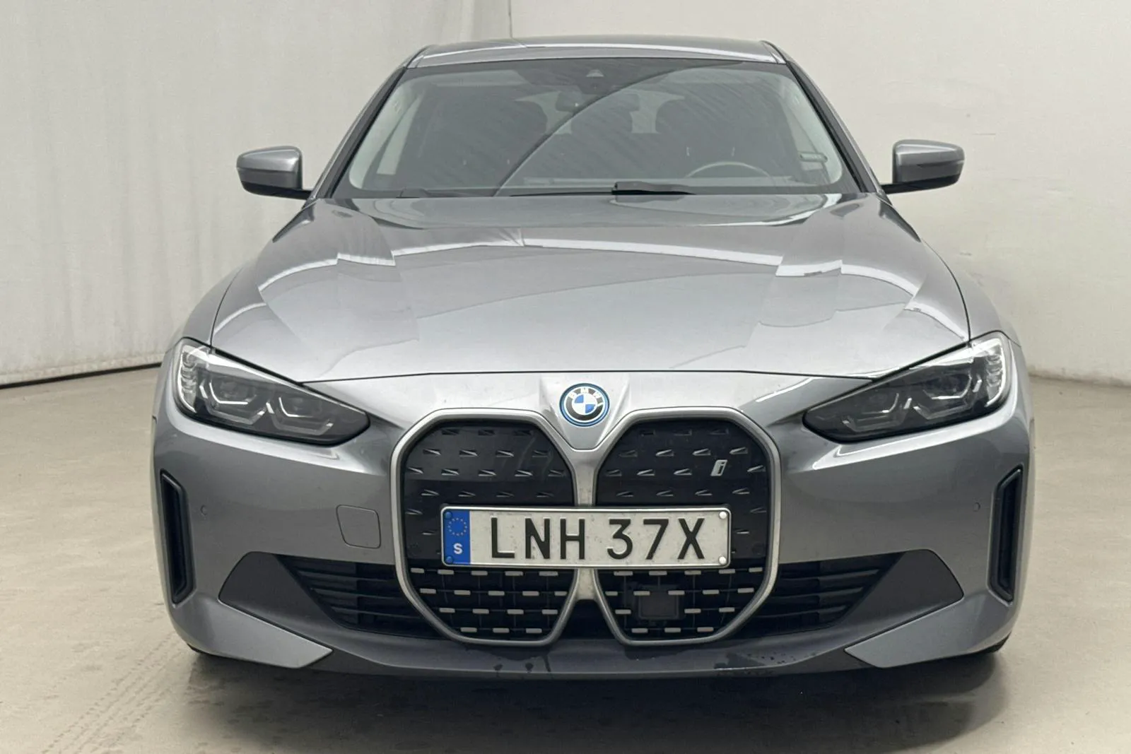 BMW i4 bild 4