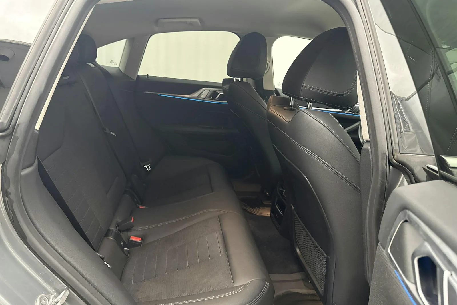 BMW i4 bild 8