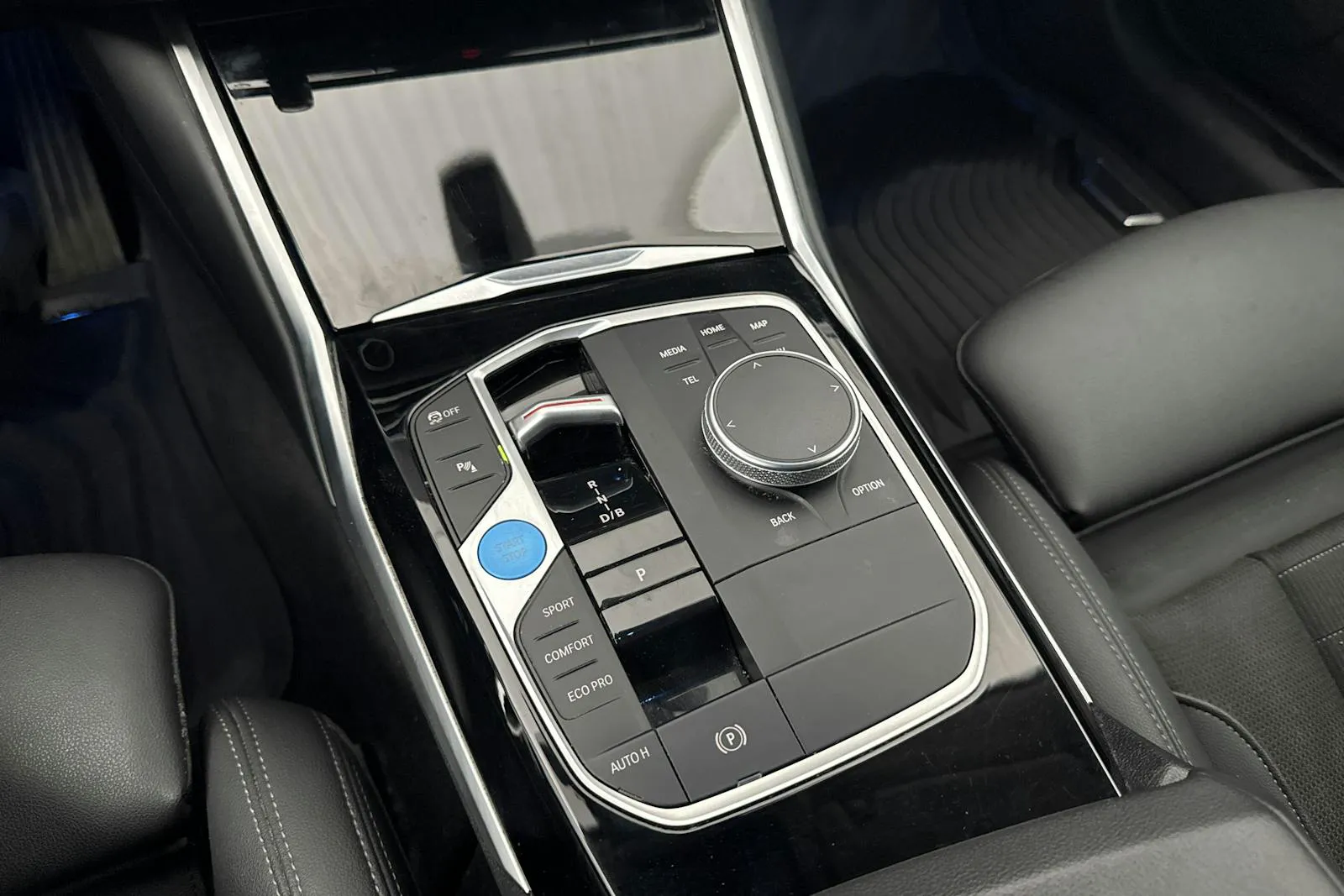 BMW i4 bild 16