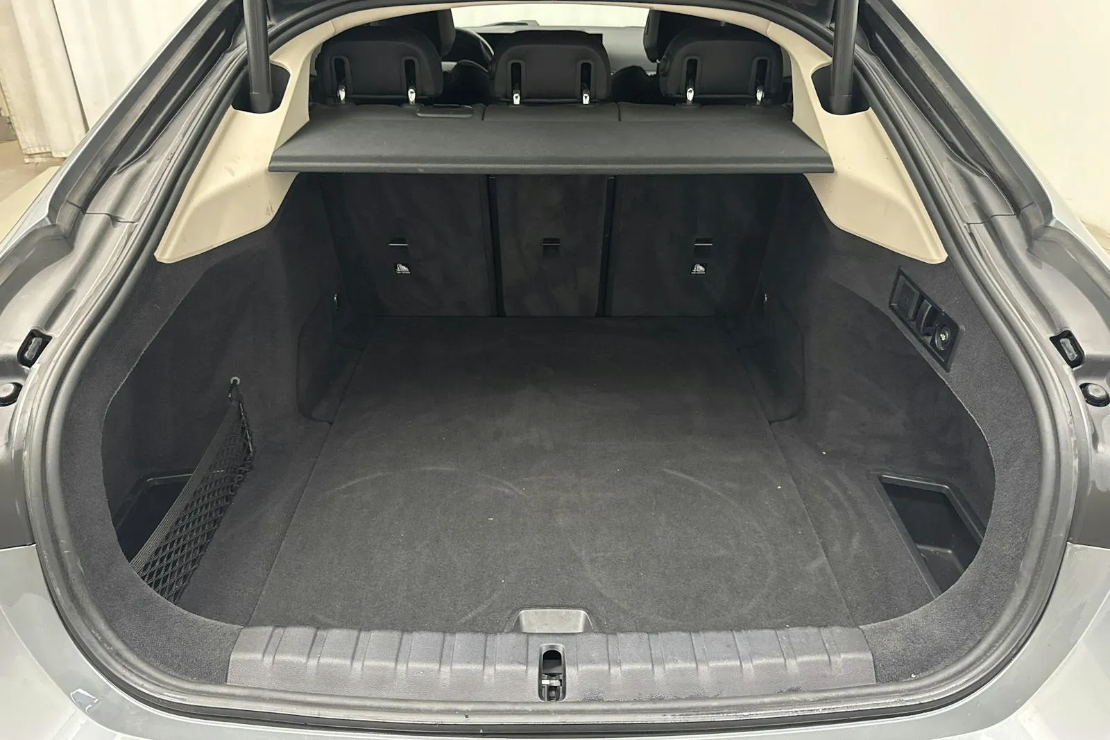 BMW i4 bild 9