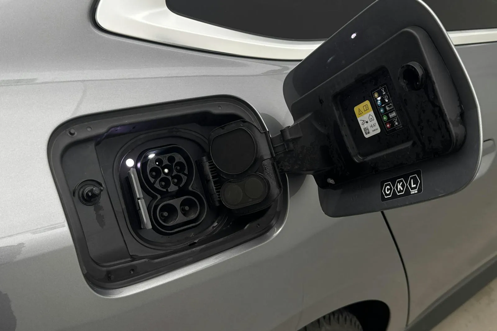 BMW i4 bild 18