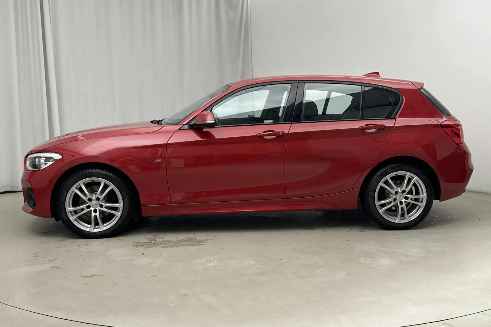 BMW 118 bild 2