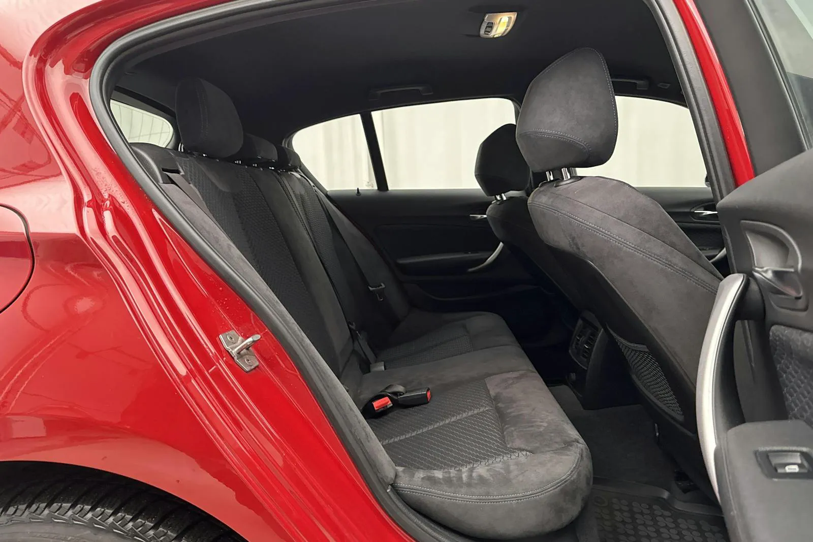 BMW 118 bild 8