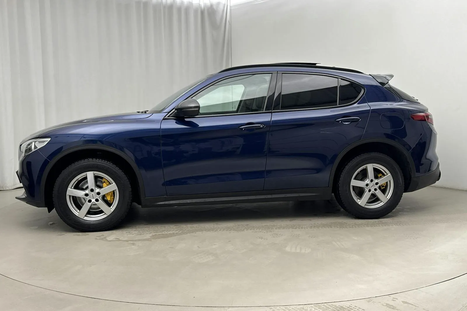 Alfa Romeo Stelvio bild 2