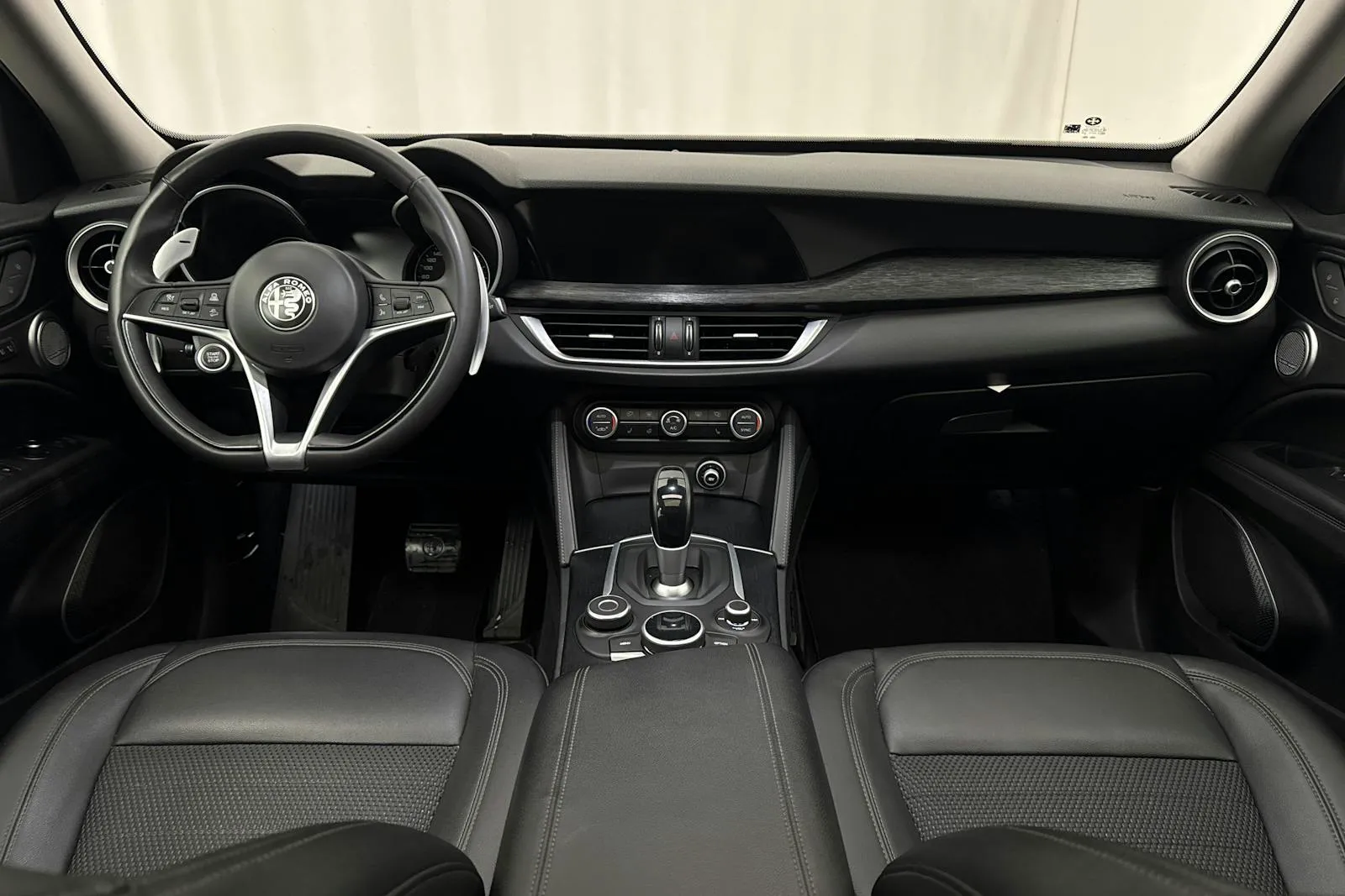 Alfa Romeo Stelvio bild 6