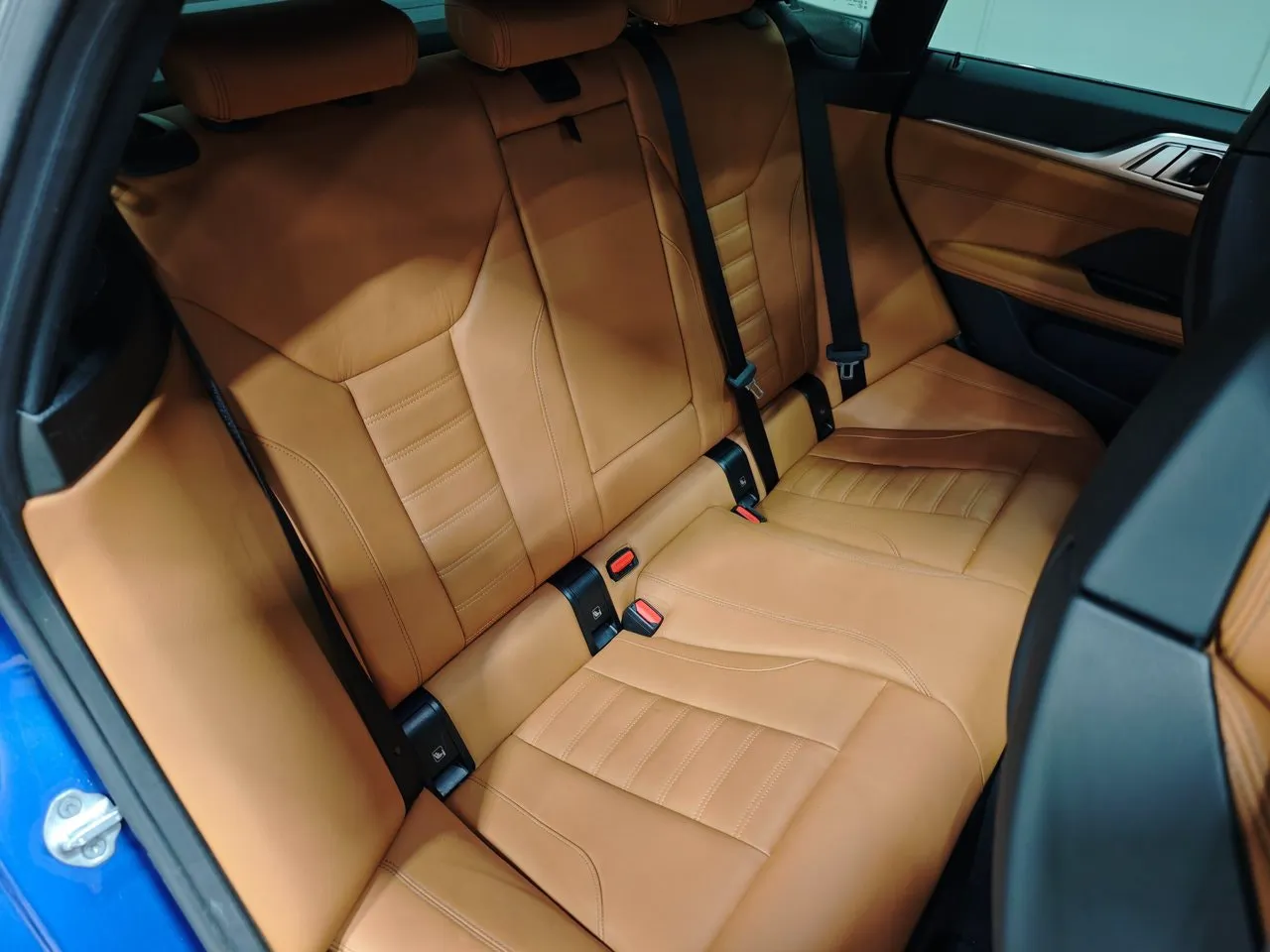 BMW i4 bild 12