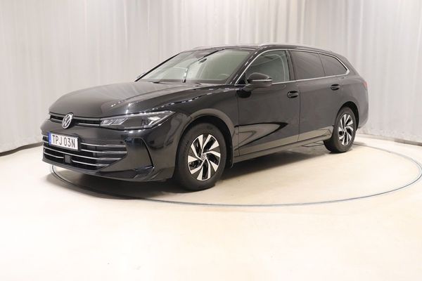 Volkswagen Passat Business 1.5 TSI 150Hk Aut Drag Värmare Navi Kamer - 2024