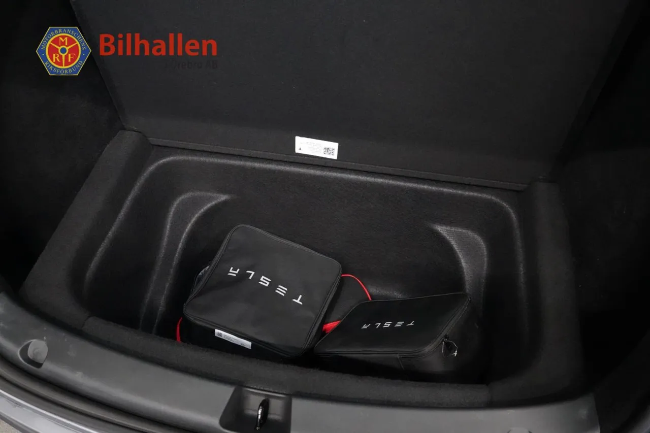 Tesla Model Y bild 25