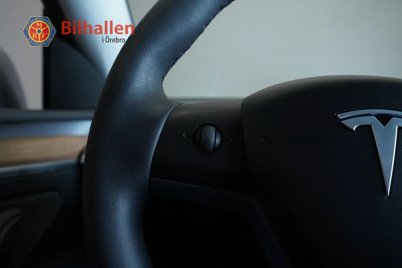 Tesla Model Y bild 8