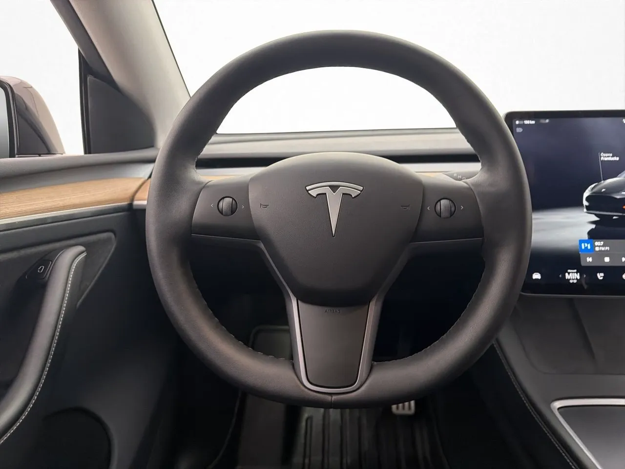 Tesla Model Y bild 28