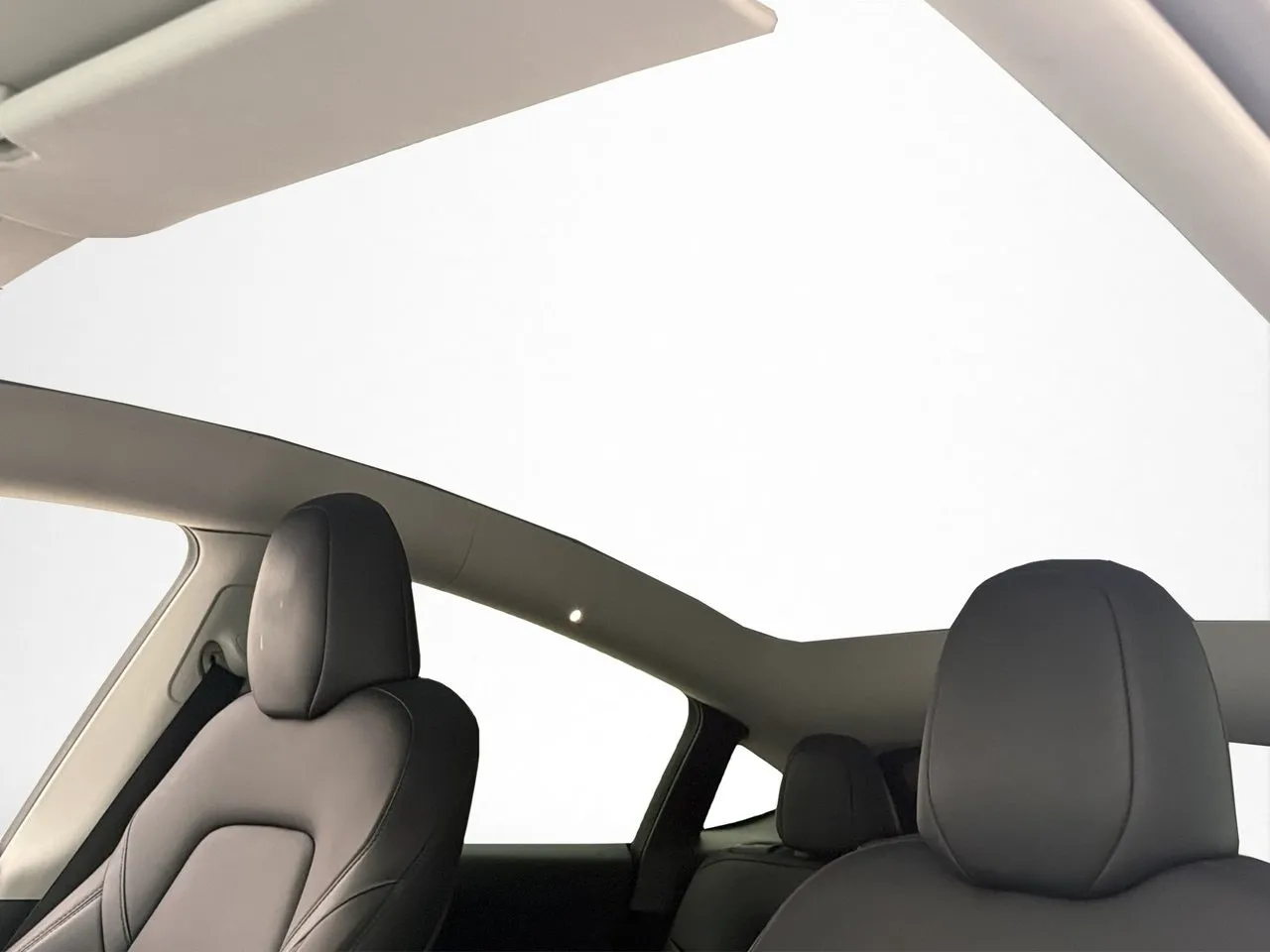 Tesla Model Y bild 26