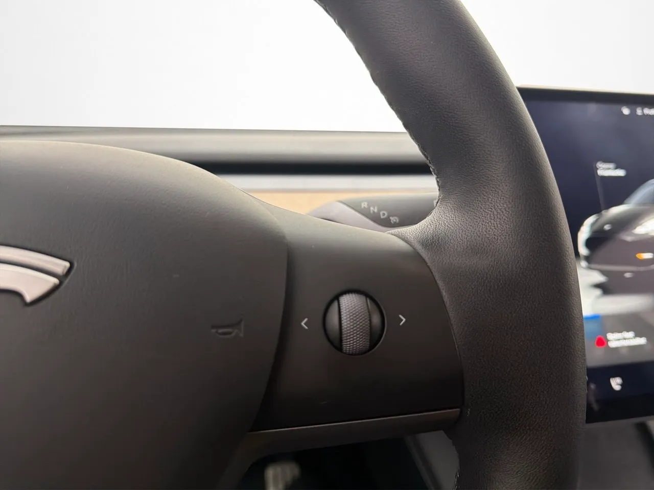 Tesla Model Y bild 29