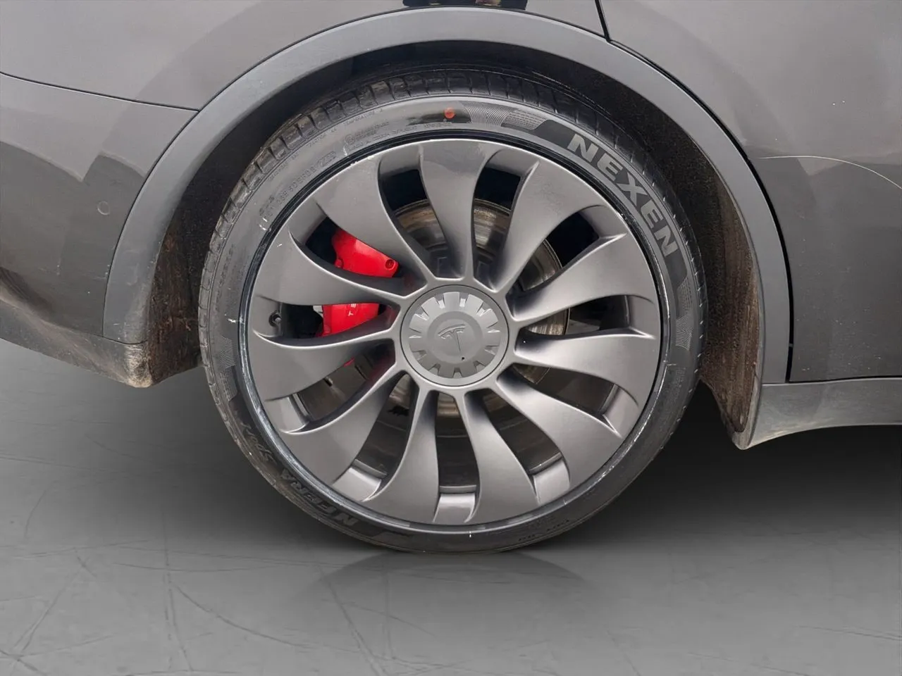 Tesla Model Y bild 32