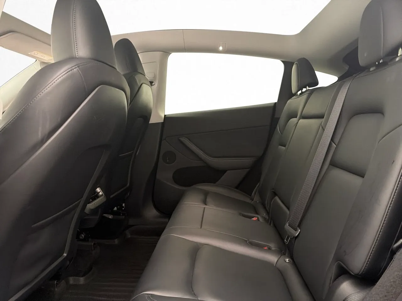 Tesla Model Y bild 16