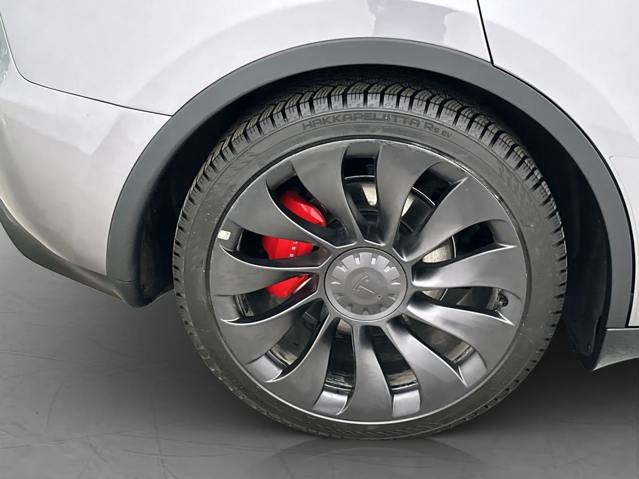 Tesla Model Y bild 32