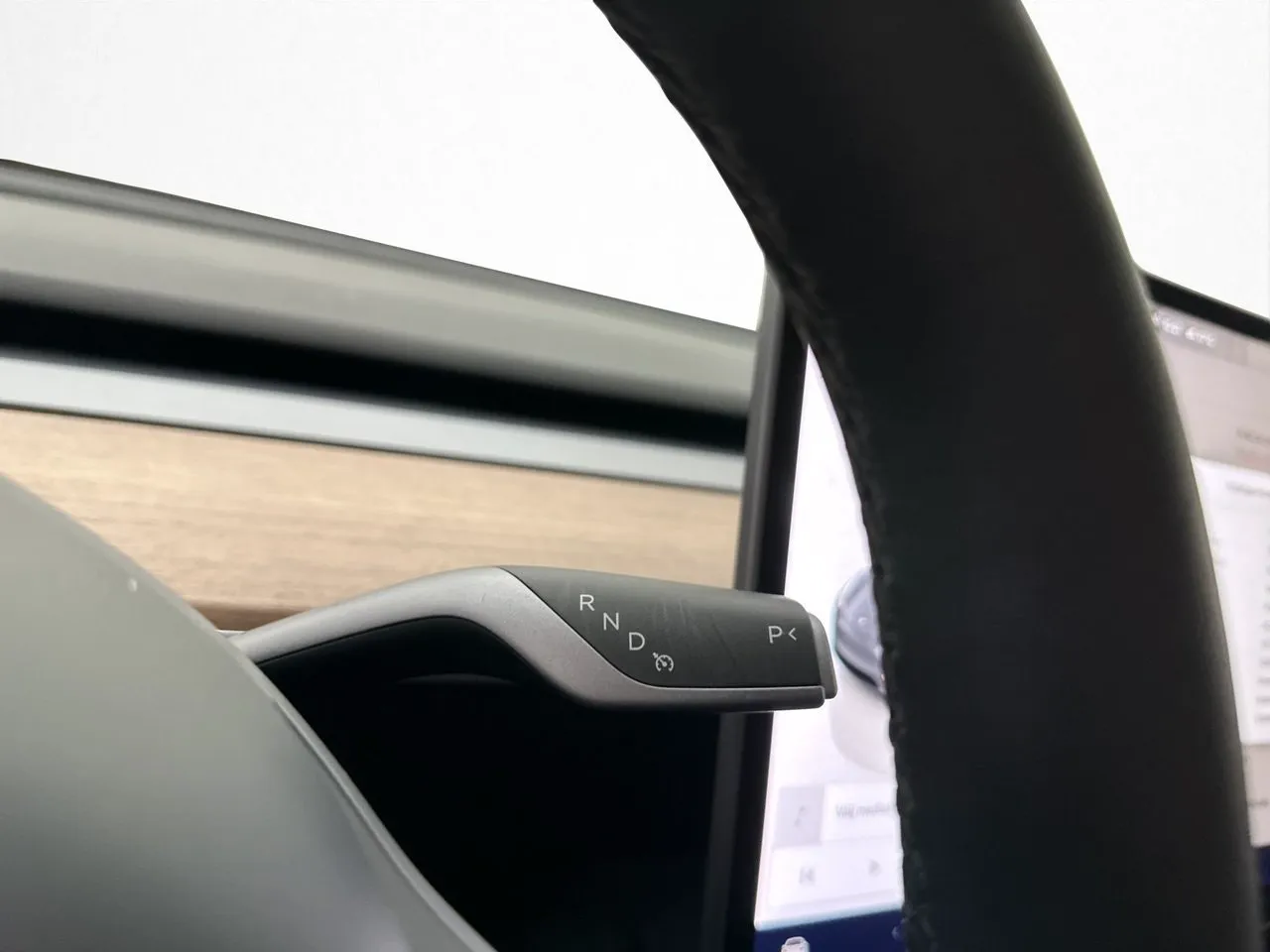 Tesla Model Y bild 28