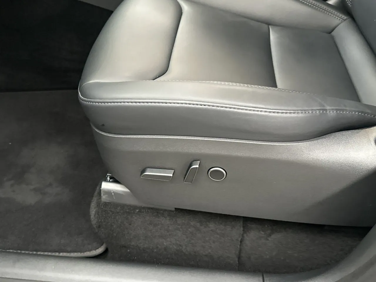 Tesla Model Y bild 29