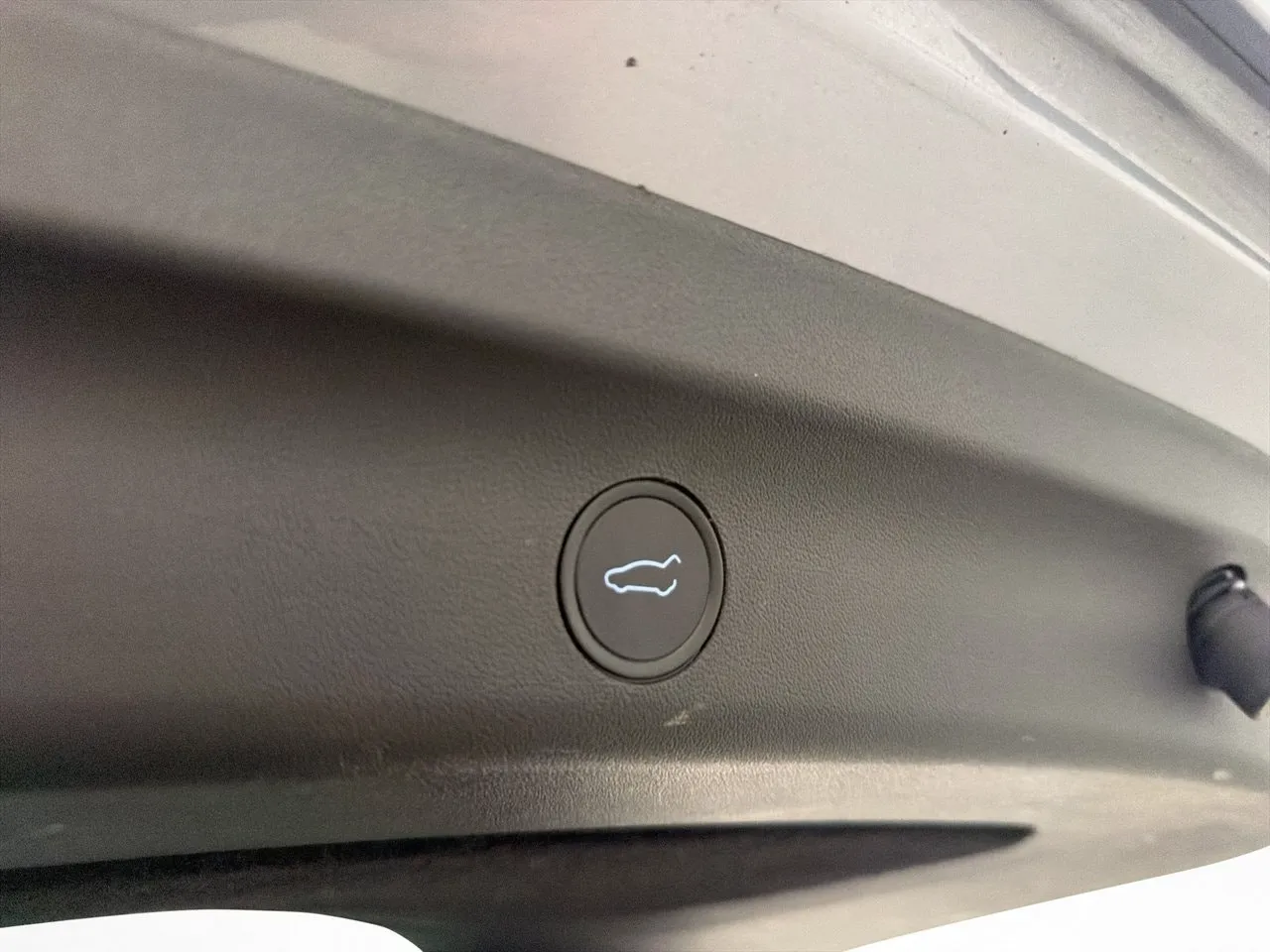 Tesla Model Y bild 32