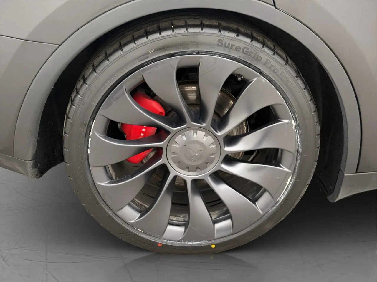 Tesla Model Y bild 37