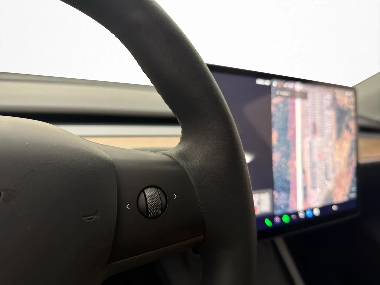 Tesla Model Y bild 21