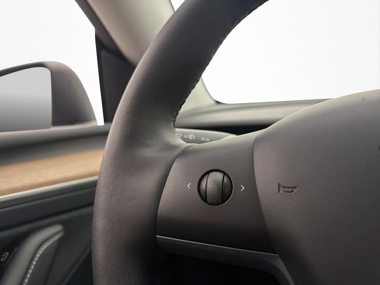 Tesla Model Y bild 20