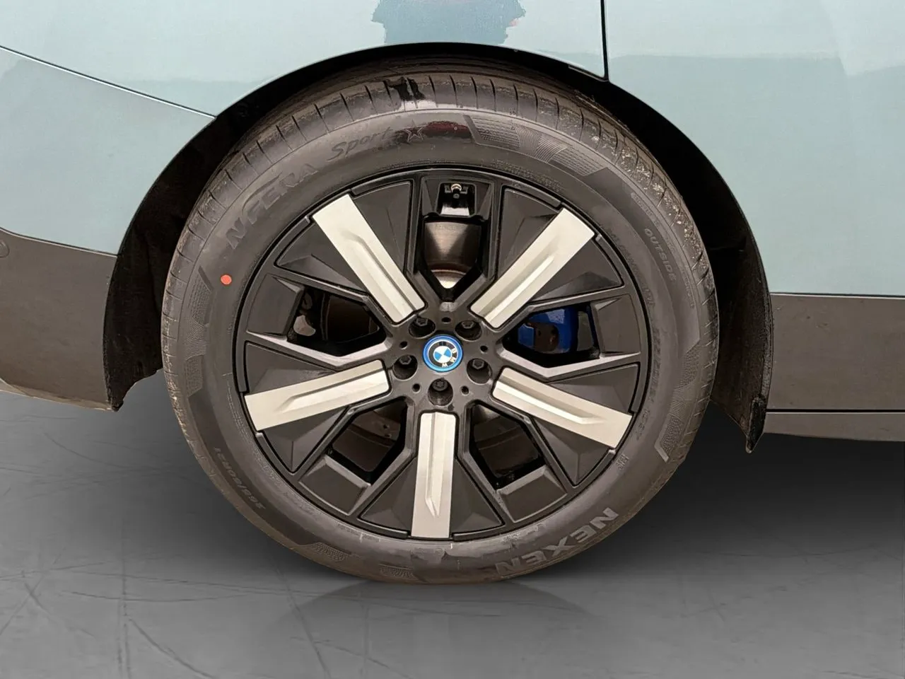 BMW iX bild 33