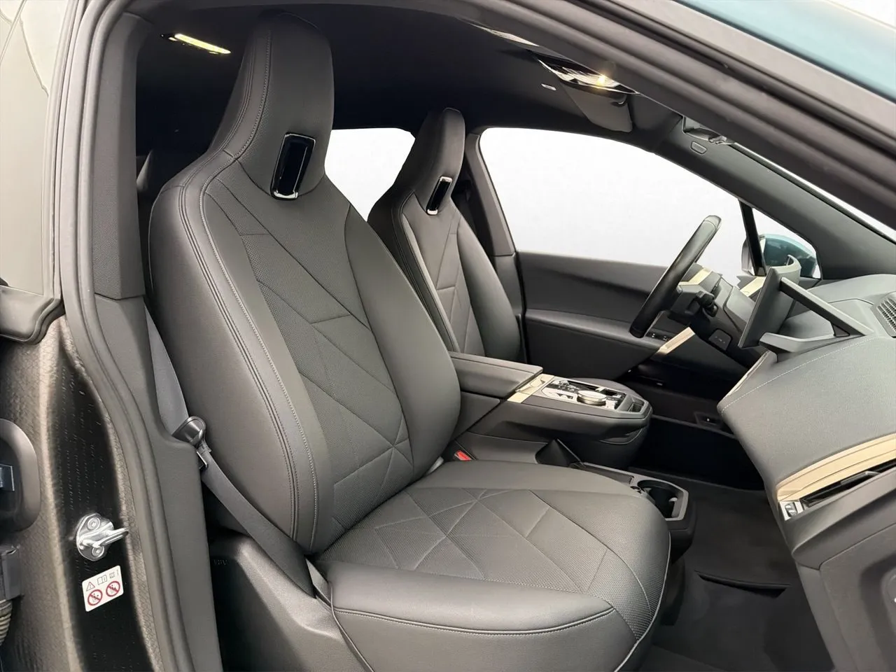 BMW iX bild 14