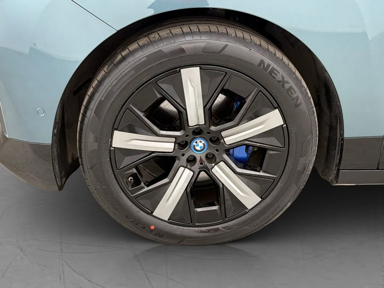 BMW iX bild 35