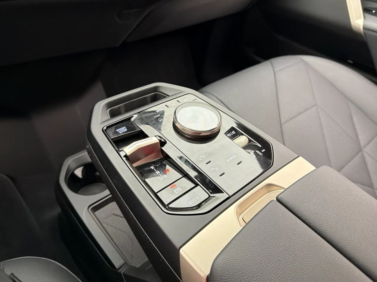 BMW iX bild 30