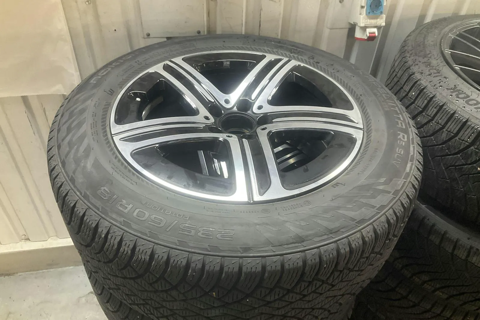 Mercedes GLC300 bild 22