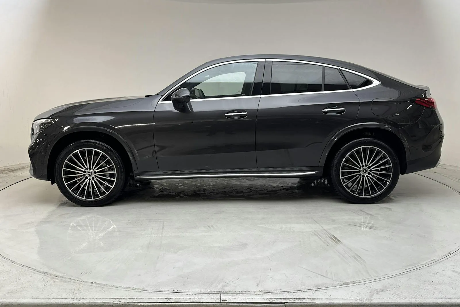 Mercedes GLC300 bild 2