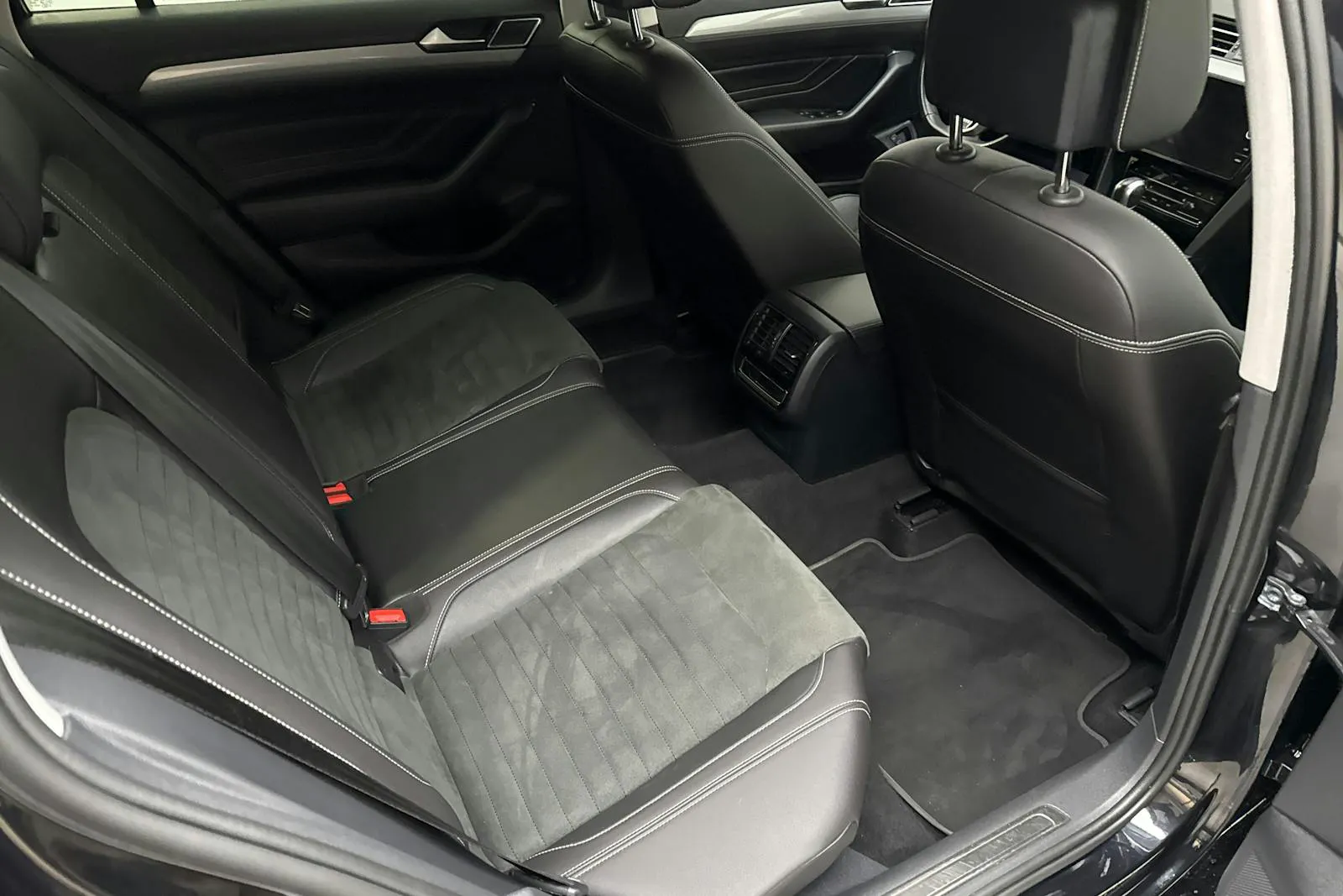 Volkswagen Passat bild 8