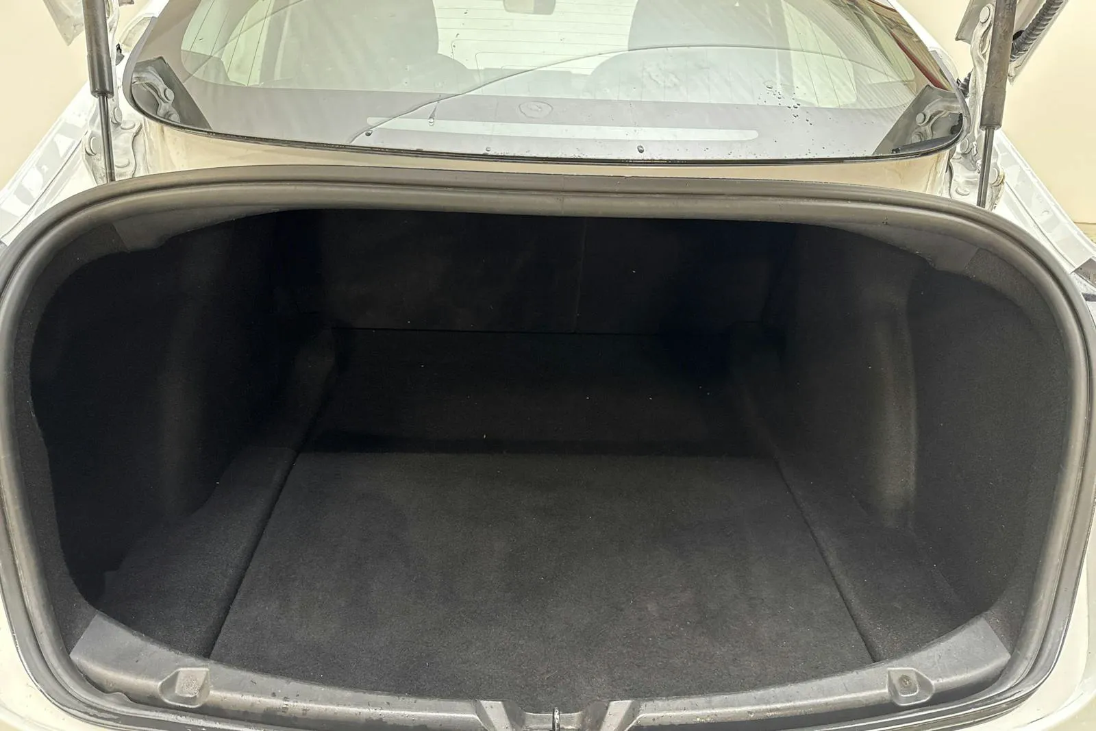 Tesla Model 3 bild 9