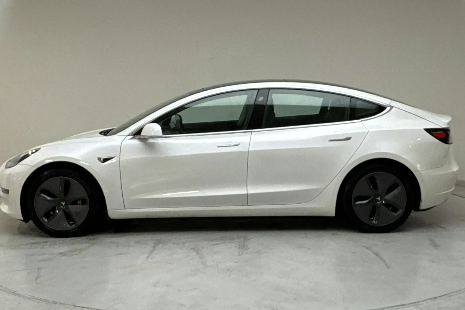 Tesla Model 3 bild 2