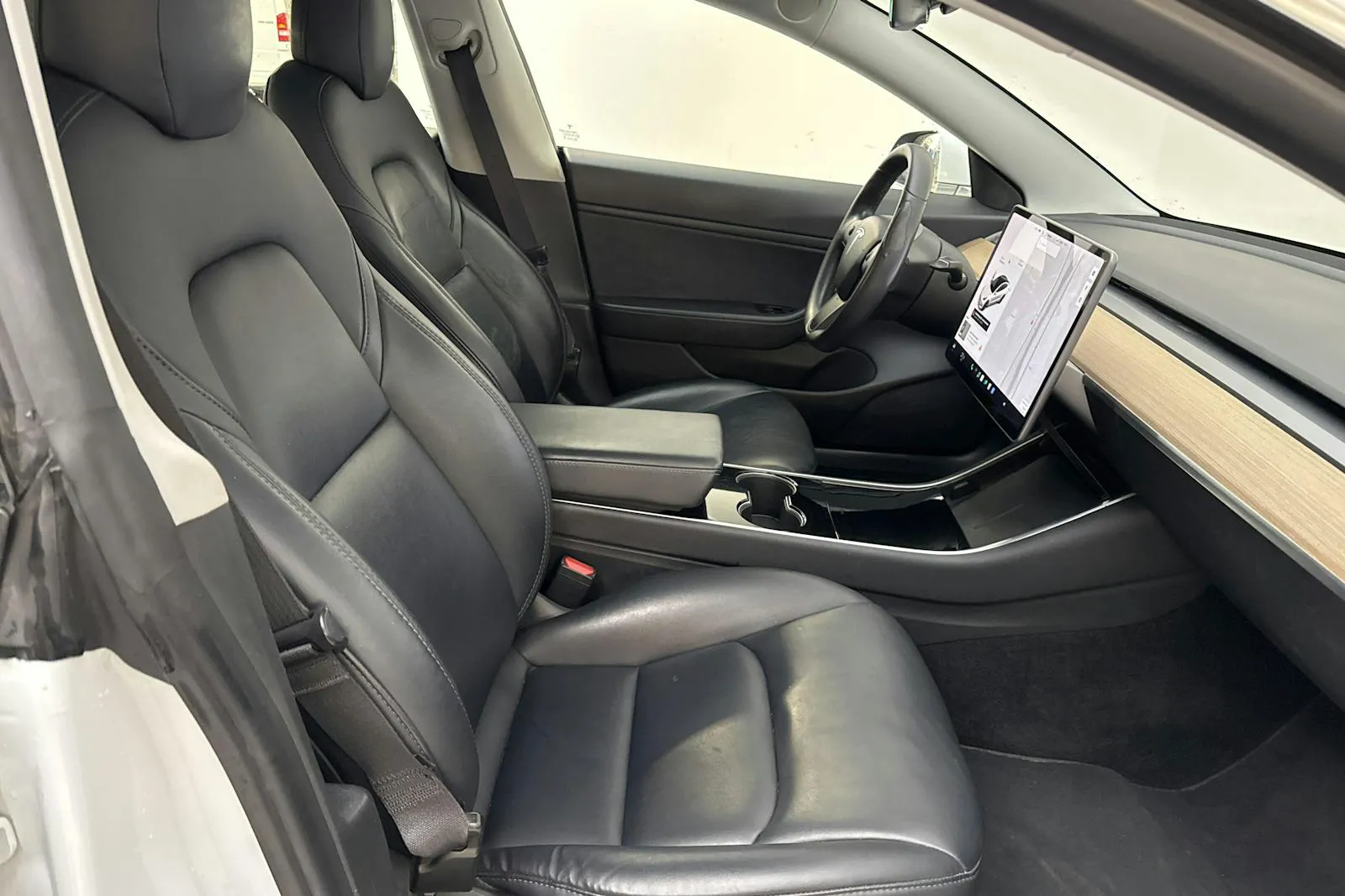 Tesla Model 3 bild 7