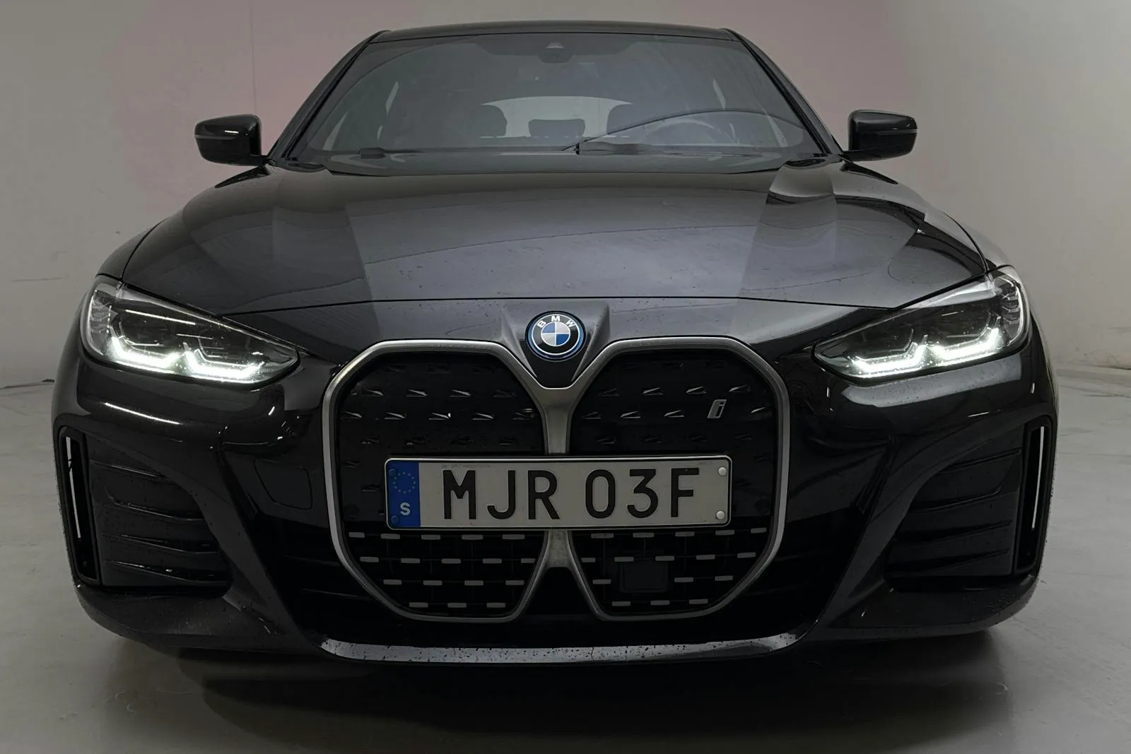 BMW i4 bild 16