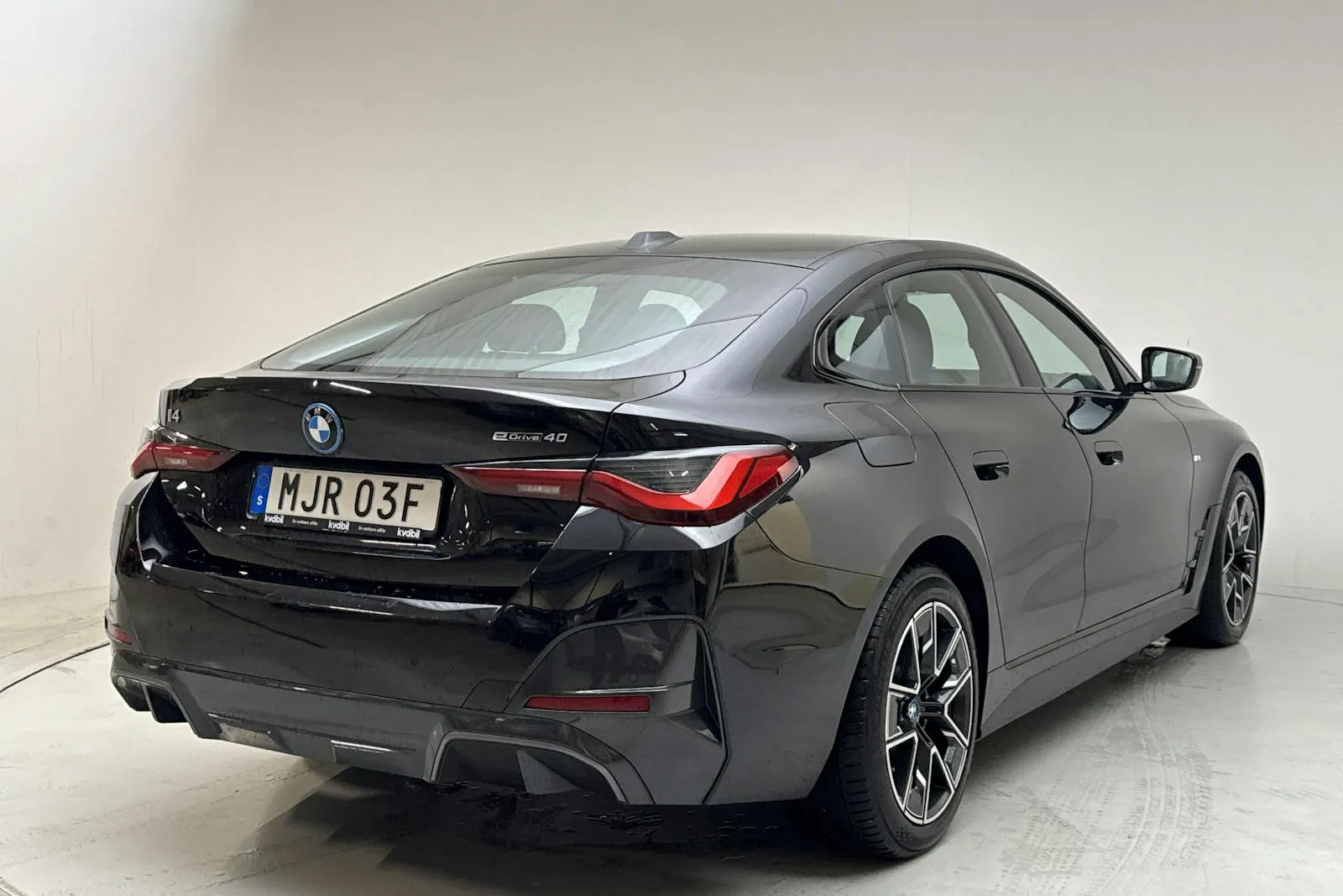 BMW i4 bild 3