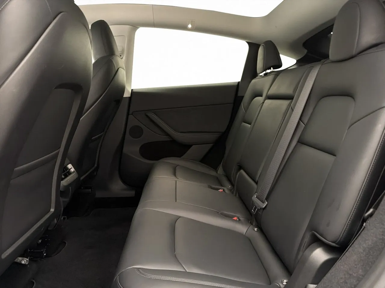 Tesla Model Y bild 21