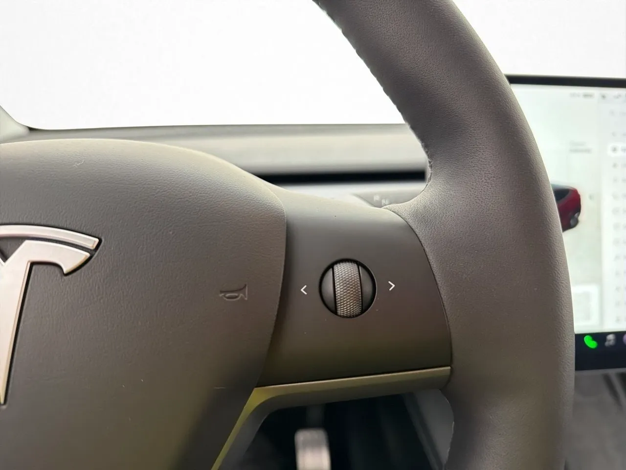 Tesla Model Y bild 30