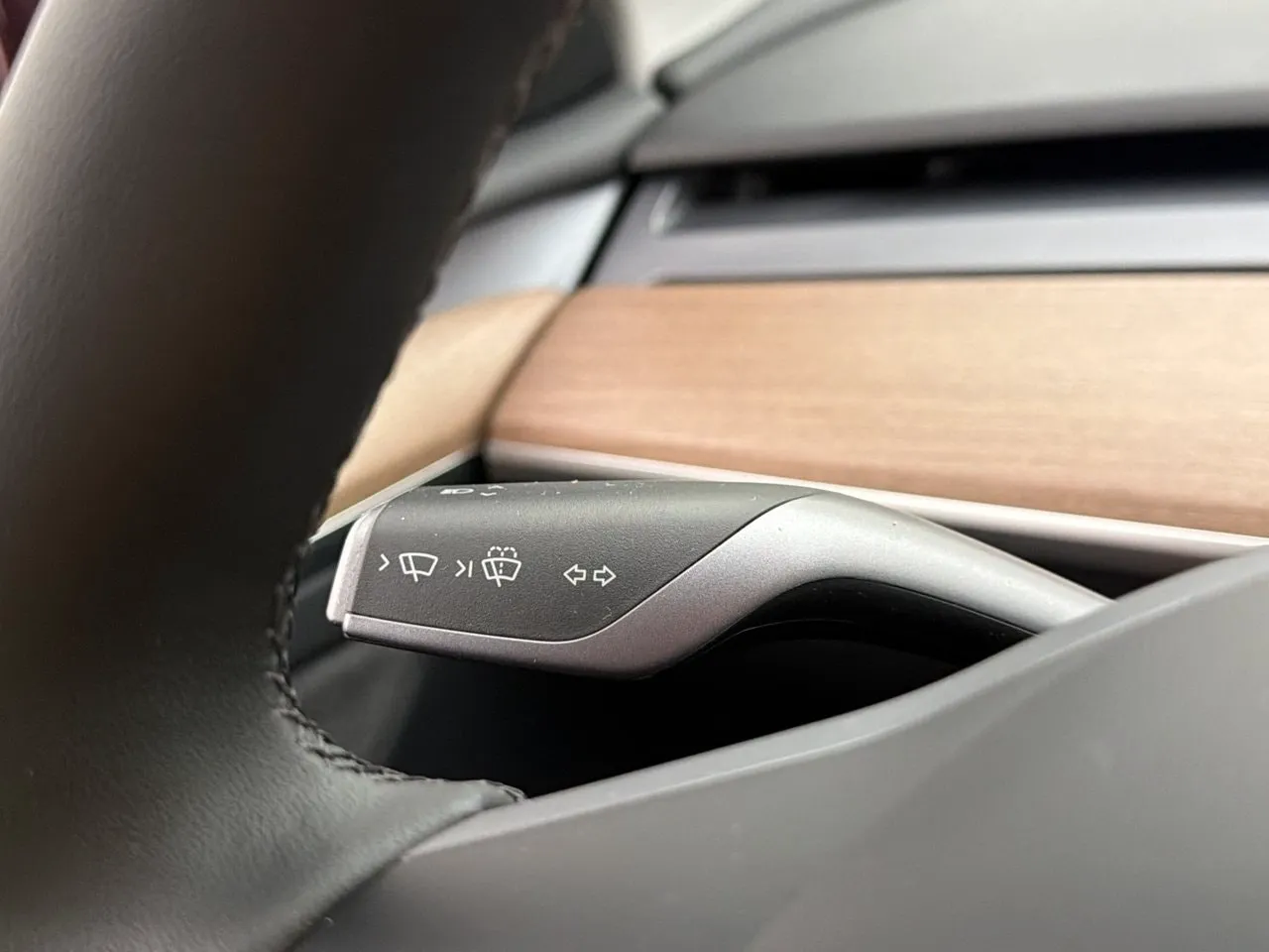 Tesla Model Y bild 32