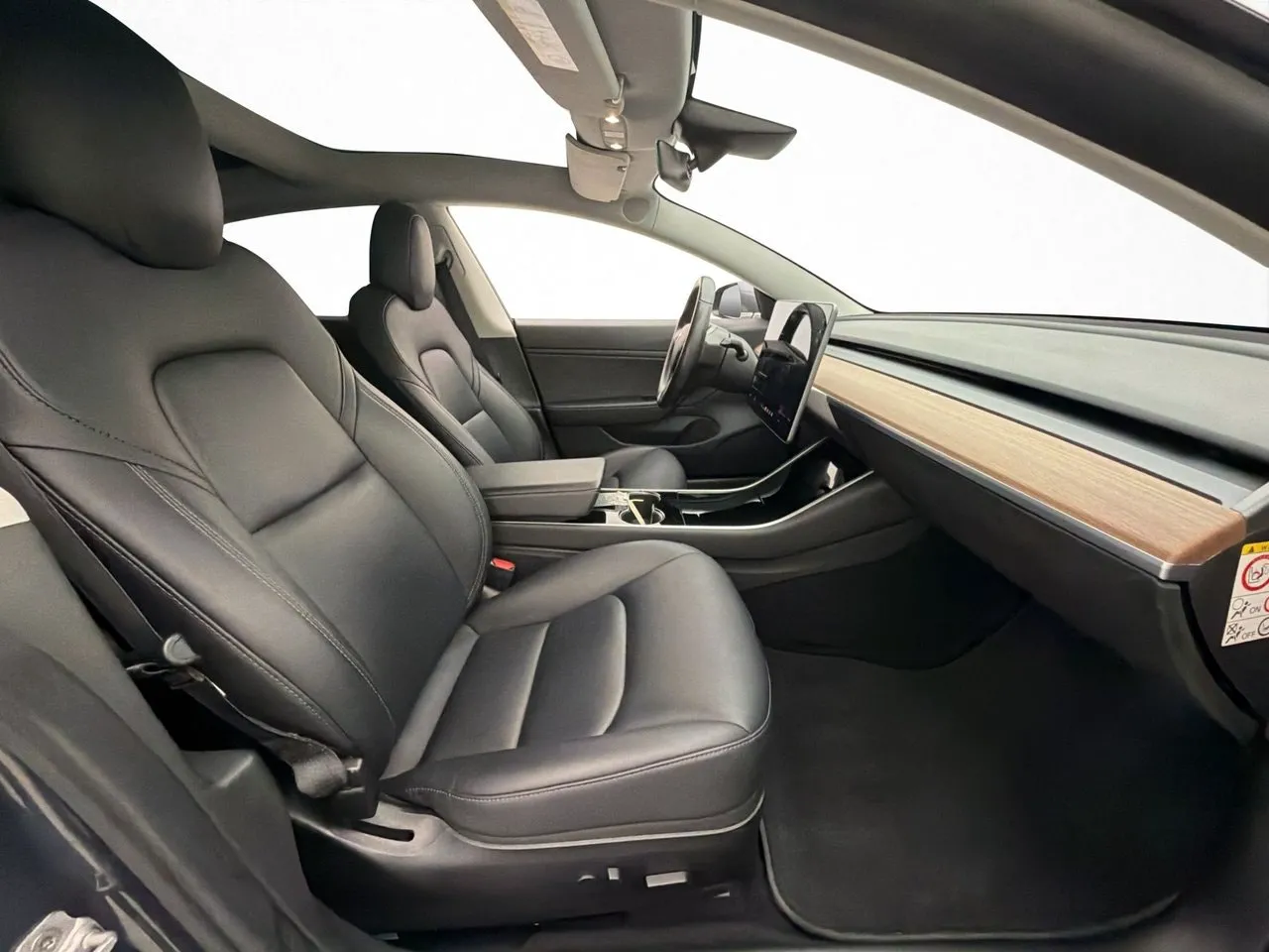 Tesla Model 3 bild 15