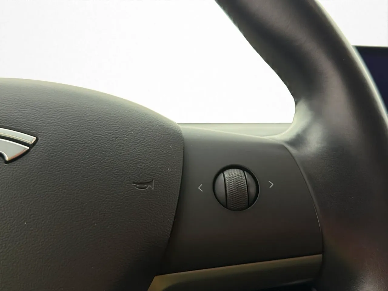 Tesla Model 3 bild 29
