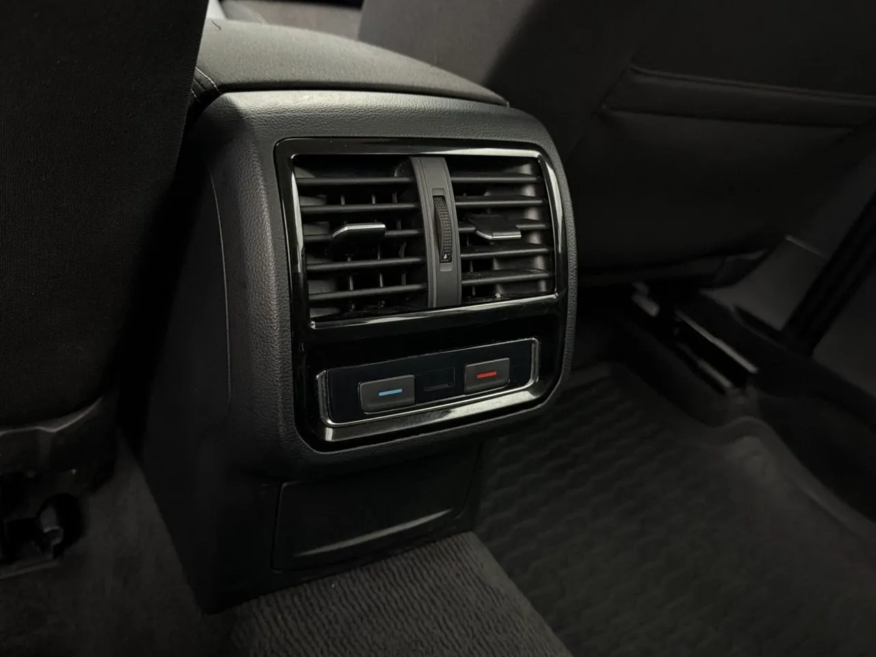 Volkswagen Passat bild 18