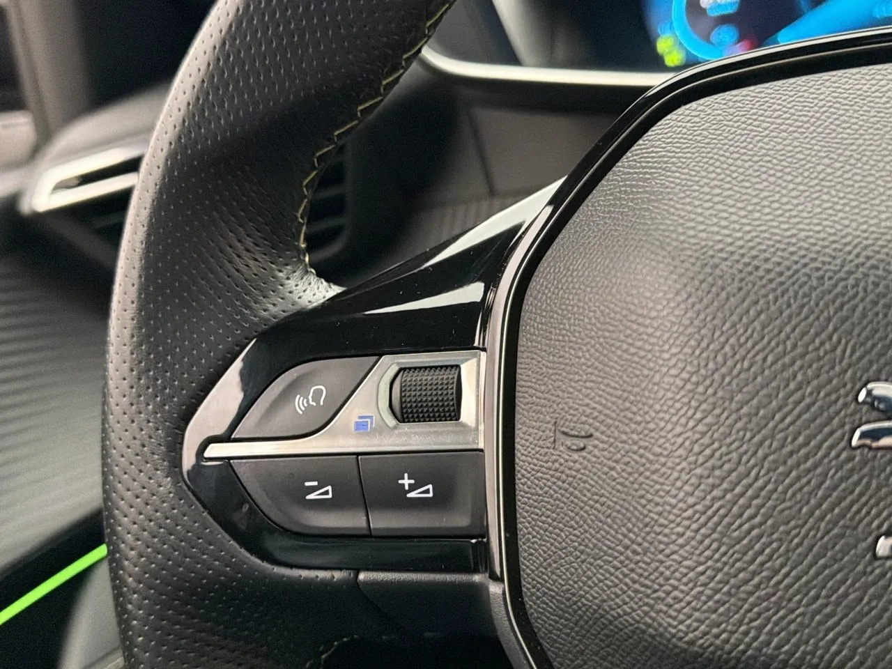 Peugeot e-208 bild 29