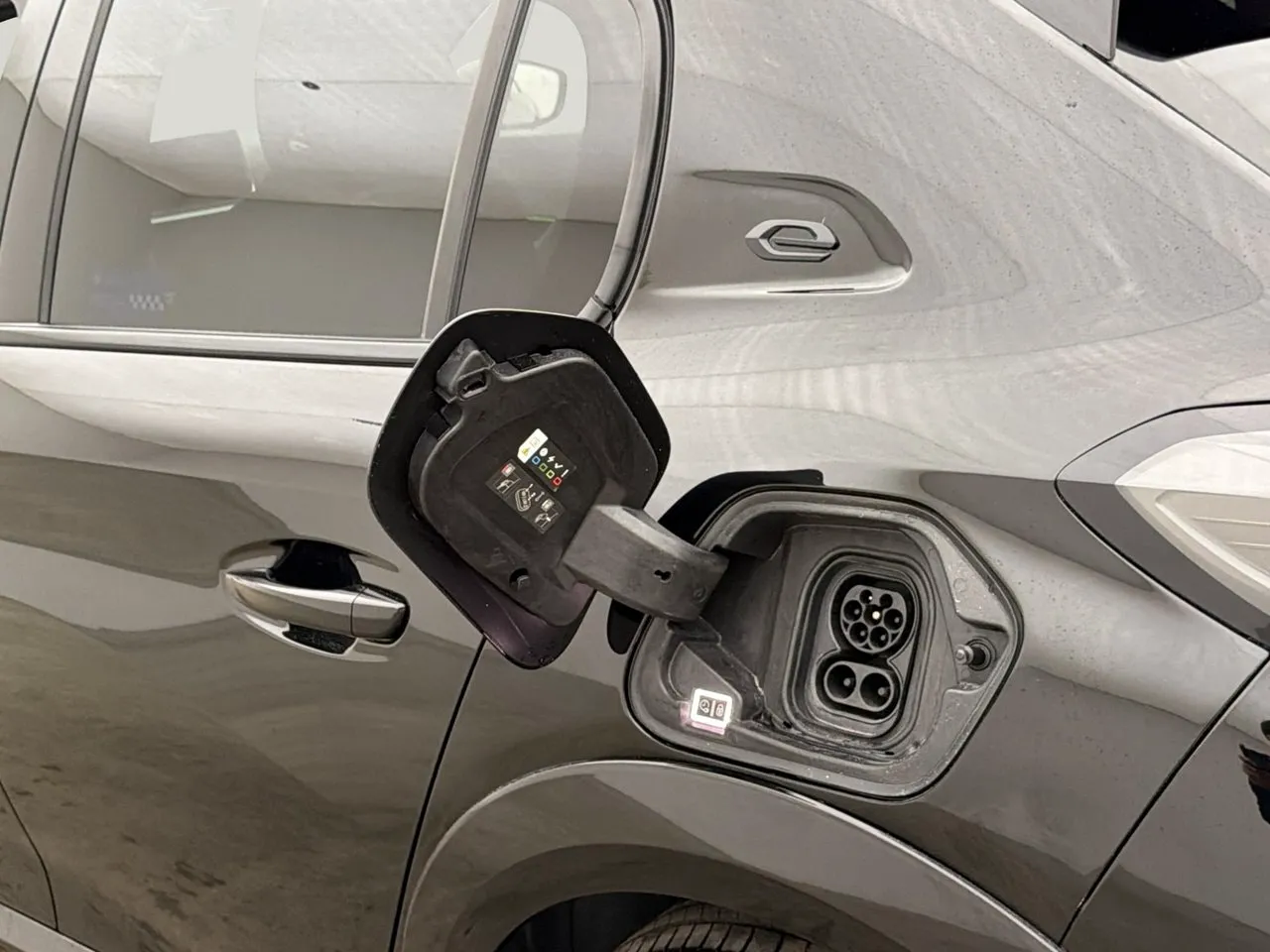 Peugeot e-208 bild 34
