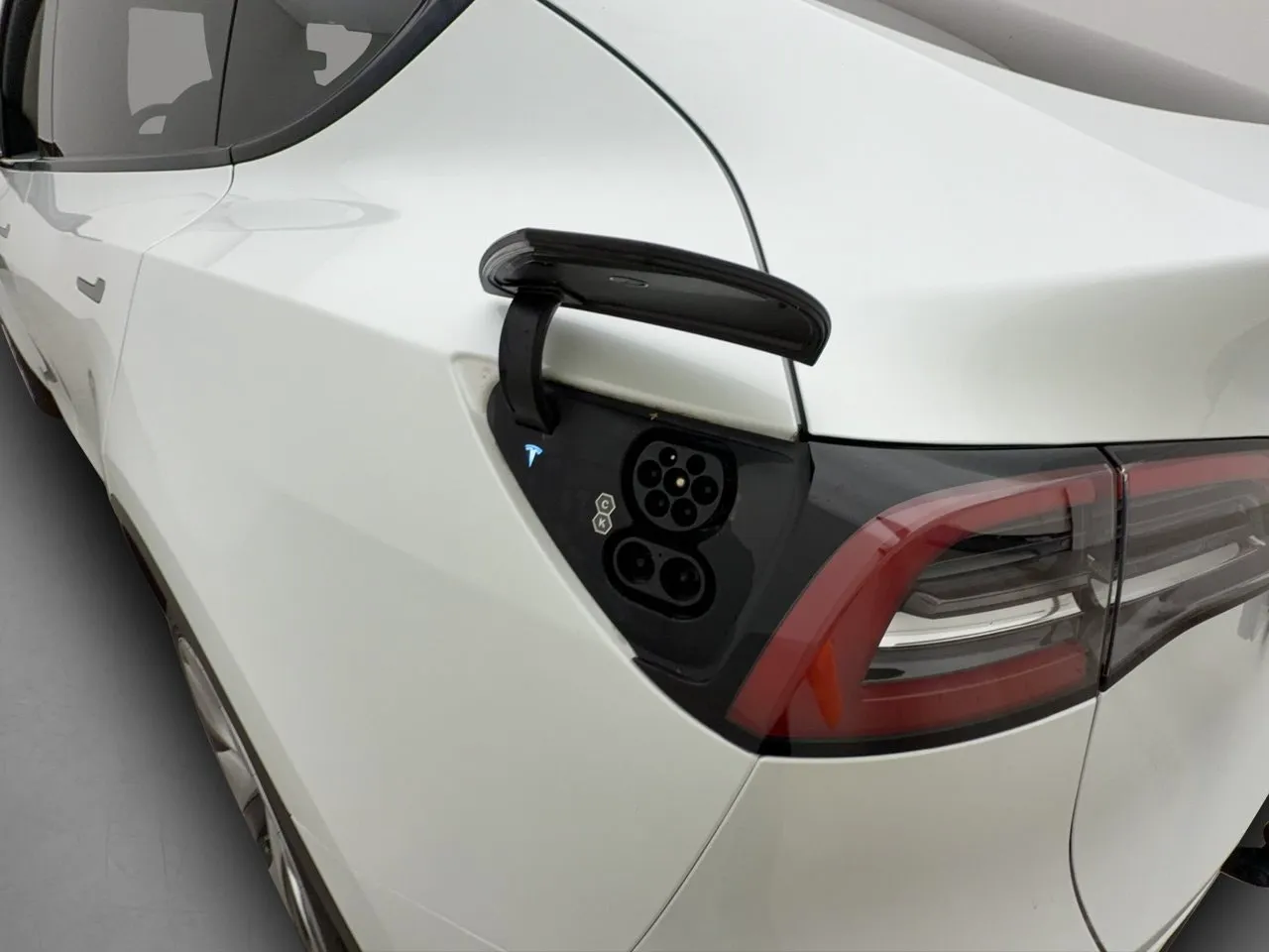 Tesla Model Y bild 32