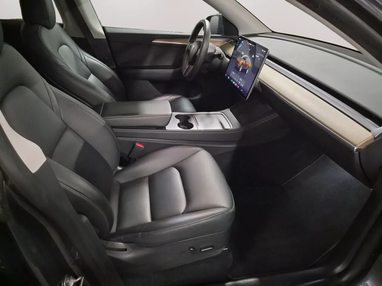 Tesla Model Y bild 11