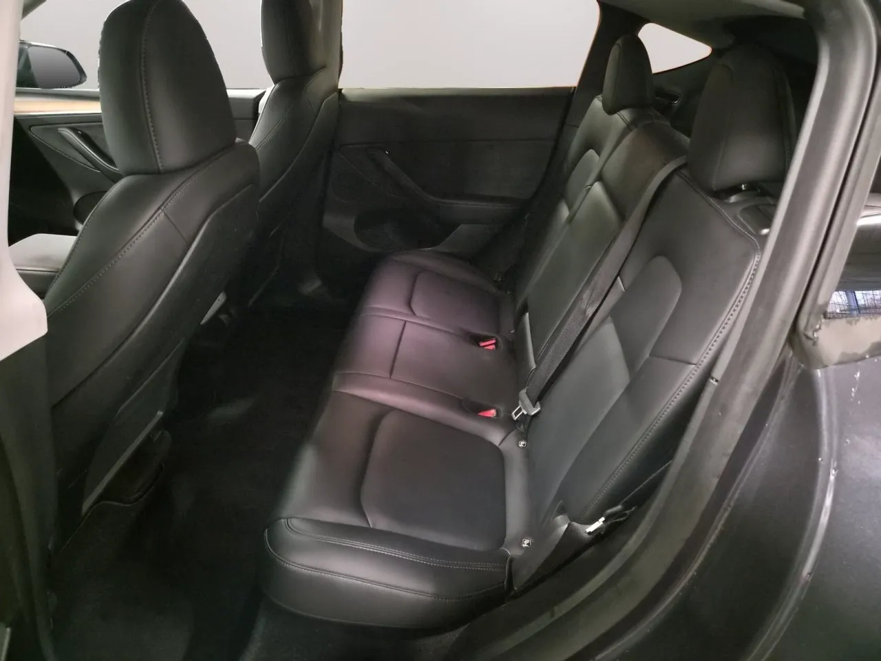 Tesla Model Y bild 14